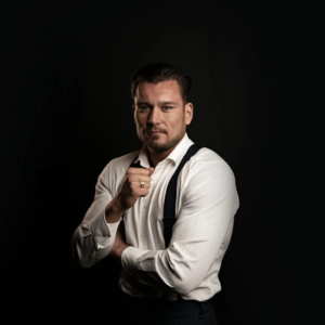 oskar szarek invette holding group